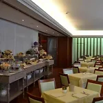 Due Leoni فندق ساتْشيلي