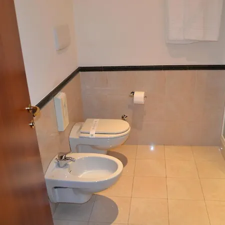 Due Leoni Hotel